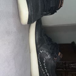 Men Nike Brooks Size 11..5