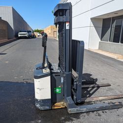 Crown Walk Behind Stacker Pallet Forklift With Exide Battery Charger