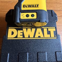 Dewalt Green Self-Leveling Cross Line Laser Level DW088CG
