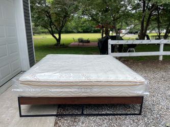 Saatva Classsic King Mattress