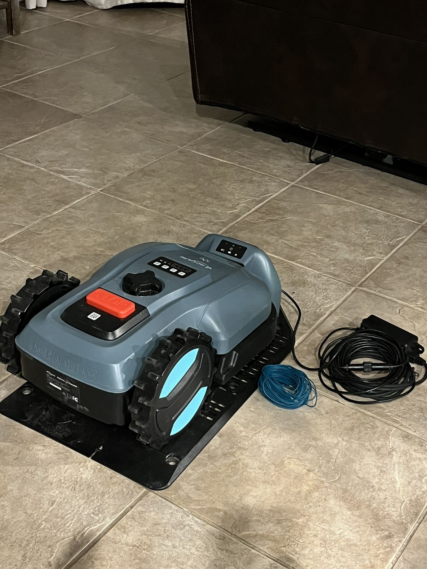 Yardcare E400 Robotic Lawnmower