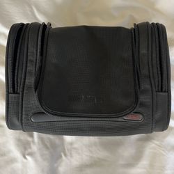 Tumi Alfa Hanging Travel Kit