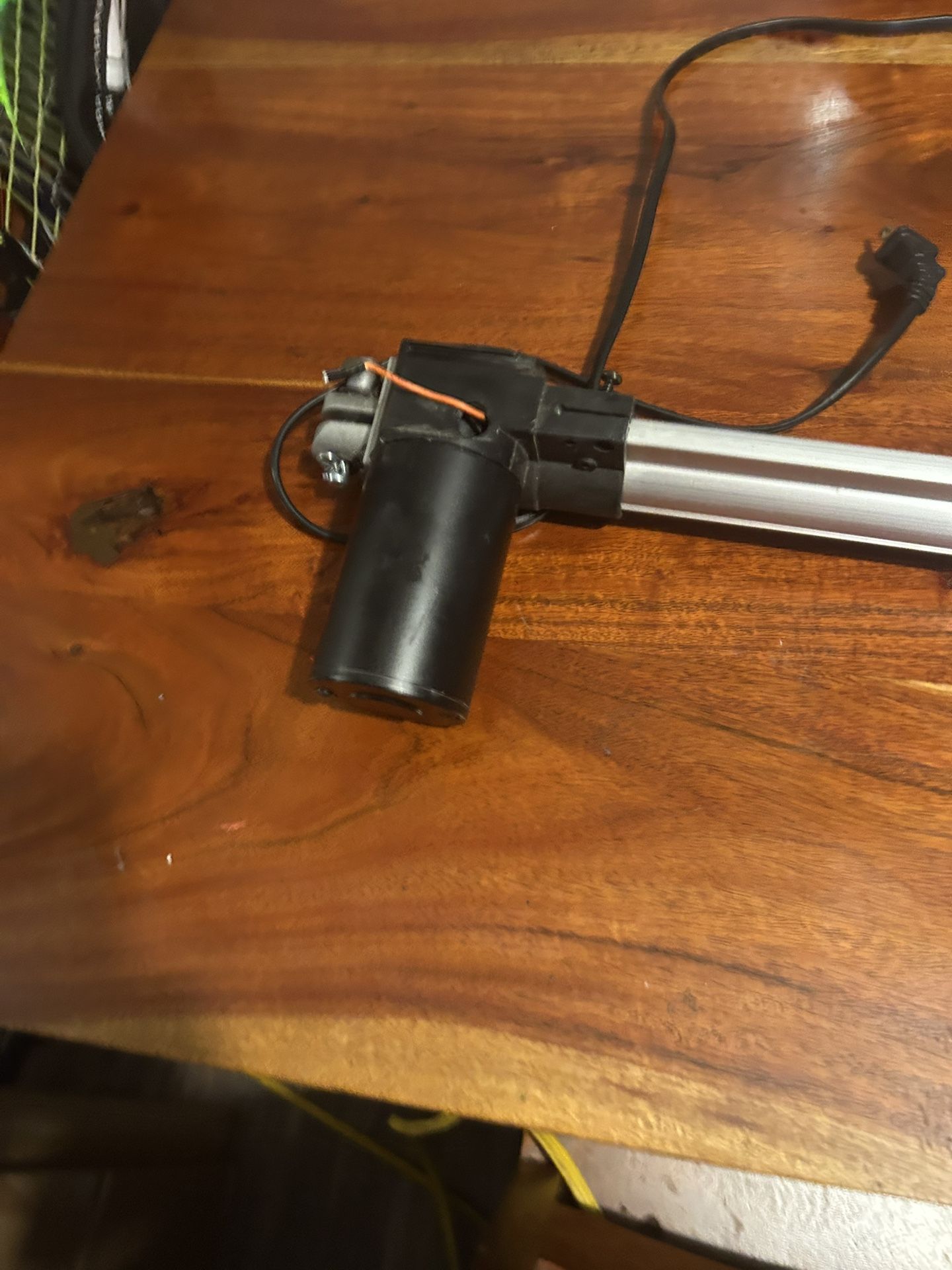 Electric Lift Bar For A Recliner