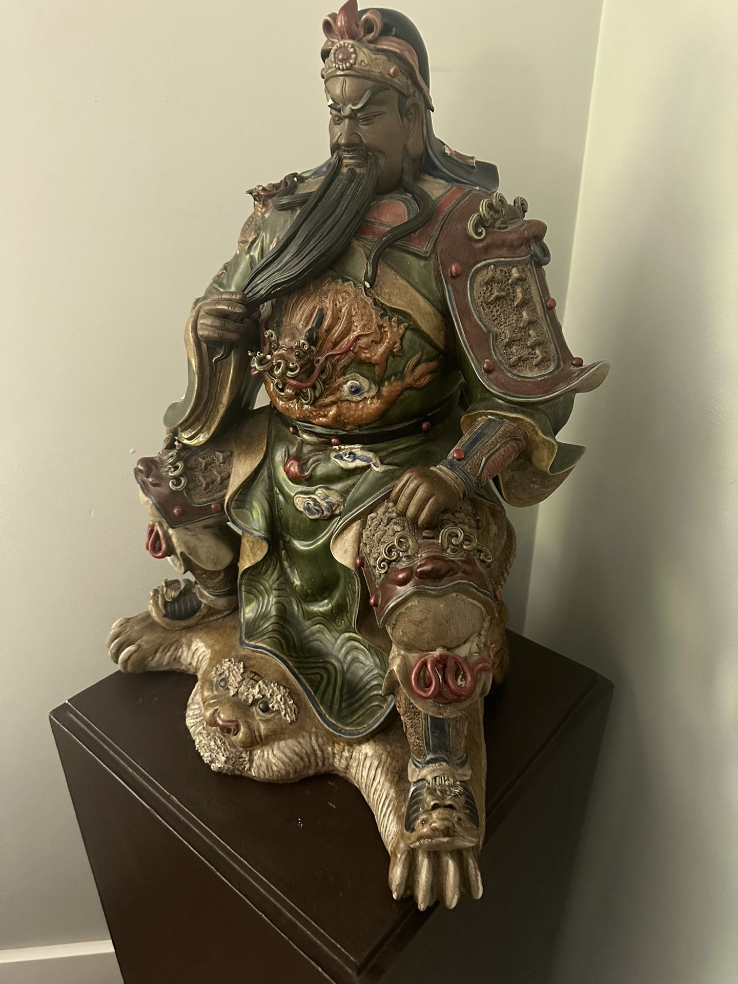 Guan Yu, Gong Statue