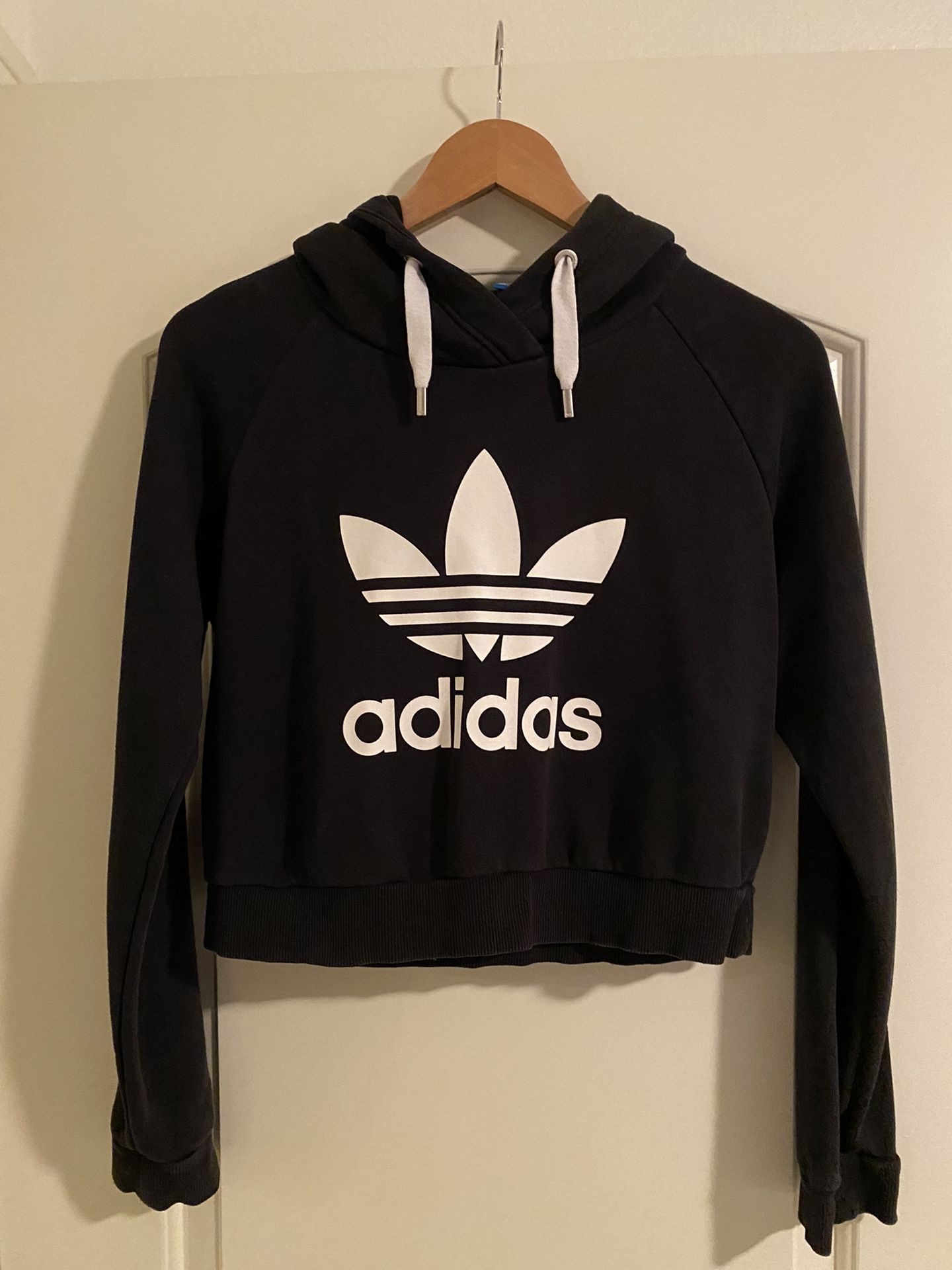 Cropped Adidas Black Sweatshirt / Hoodie 