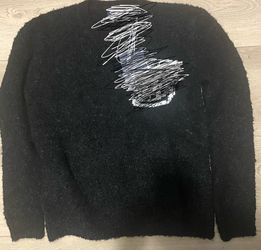 Lv sweater