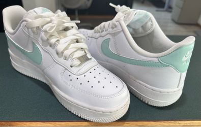 Nike Air Force 1 Low women’s size 7.5