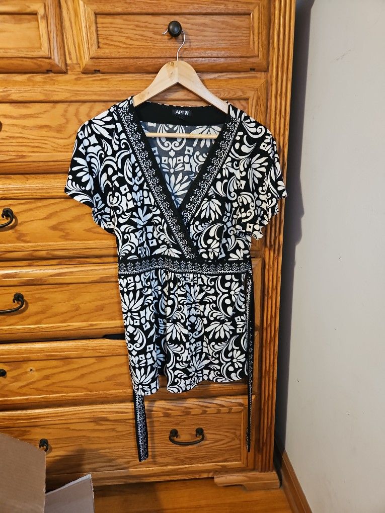 Floral Print V-Neck Top