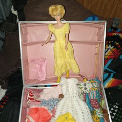 1961 Barbie / Grt. Condition/ Tons Of Accessories!