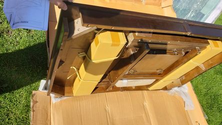 Kitchen table W36 D54-66 H30 butterfly leaf