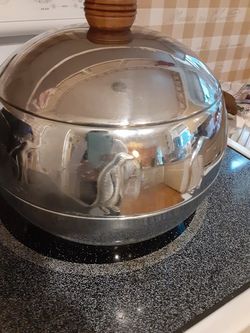 Vintage West Bend Penguin Bucket Server