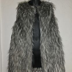  Womens Matty M. Faux Fur Vest 