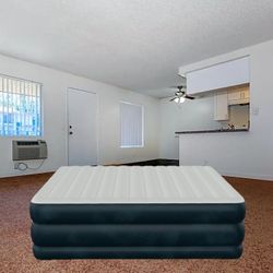 Intex 24" Dream Lux Pillow-Top Dura-Beam Airbed Mattress with Internal Pump, King