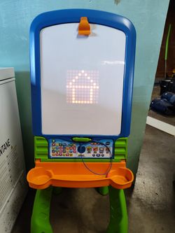 VTech Interactive Dry Erase/Chalkboard Easle