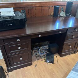 Executive Desk (Sauder)