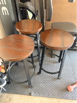 3 barstools