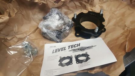 Full throttle suspension leveling kit