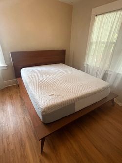 Casper NOVA Queen mattress MCM West Elm Bed Frame