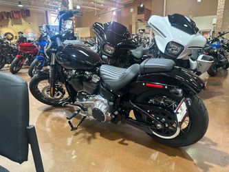 2025 Harley Street Bob