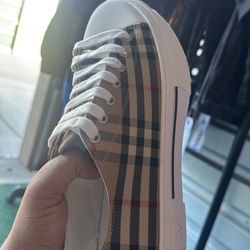 Burberry Shoe 