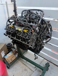 V8 Engine for Parts or Rebuild 4.6 2001 Mustang GT 2v