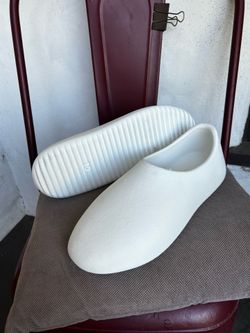 Minimalist Foam Slip-On Shoes, Size 10, New