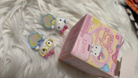 Hello kitty huggers for cell phone