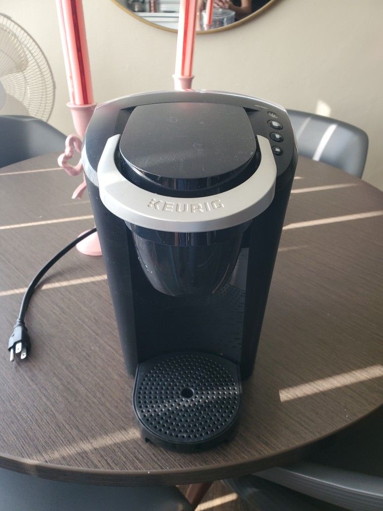 Keurig K COMPACT K35 Coffee Maker Like New!