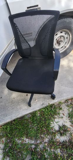 OFFICE CHAIR