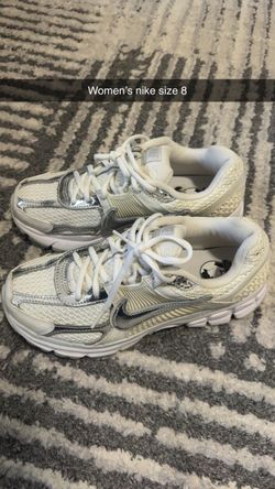 Women’s Nike size 8