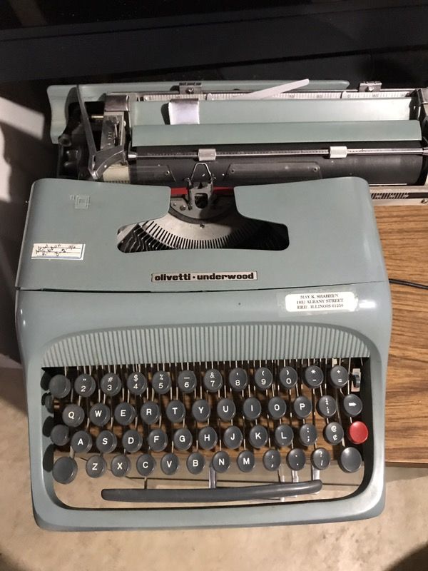 Vintage Olivetti Underwood Lettera 32 Typewriter for Sale in ...