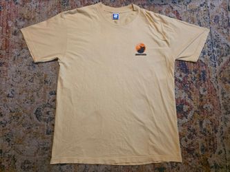 Undefeated Men's T-Shirt Short Sleeve Size Large Yellow 100% Cotton Basketball