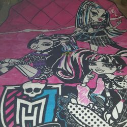 Monster High Blanket And Suitcase