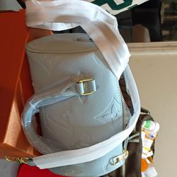 Brand new vintage handbag!