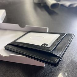 Auskang Men's Wallet with Smart Tracker Works for Find My App, Credit Card Holder Leather Slim Minimalist RFID Blocking Smart Wallet for Men