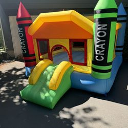 Cloud 9 Inflatable Bounce House—Mini Crayon