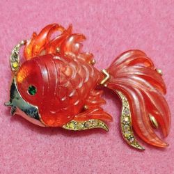 Vintage Goldtone "PINK FISH" BROOCH (Missing ONE Stone) EXTREMELY RARE! 💣
