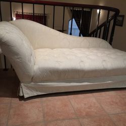 Chaise lounge, off white / cream color, fabric, damask, tufted, decorative curl design, excellent condition 