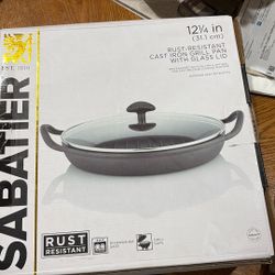 Sabatier Pre-Seasoned Rust-Resistant Cast Iron Grill Pan with Glass Lid.  