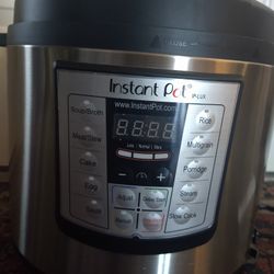 NEW Insta Pot LUX slow cooker
stainless steel