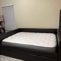 American Signature Furniture Day bed with trundle