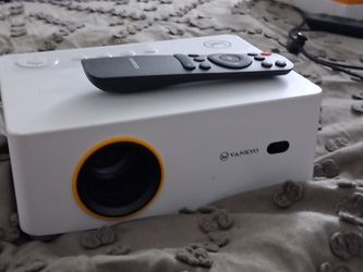 Vankyo projector