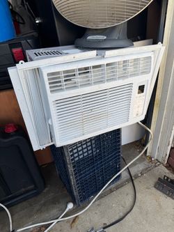 GE Small Room Window Air Conditioner Included (115-Volt, 6000-BTU)
