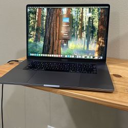 Selling 16 Inch MacBook Pro I7 500gb 16gb Excellent Condition