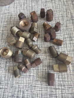Mixed Lot of Brass Pipe Plugs – Various Sizes