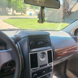 2010 Chrysler minivan