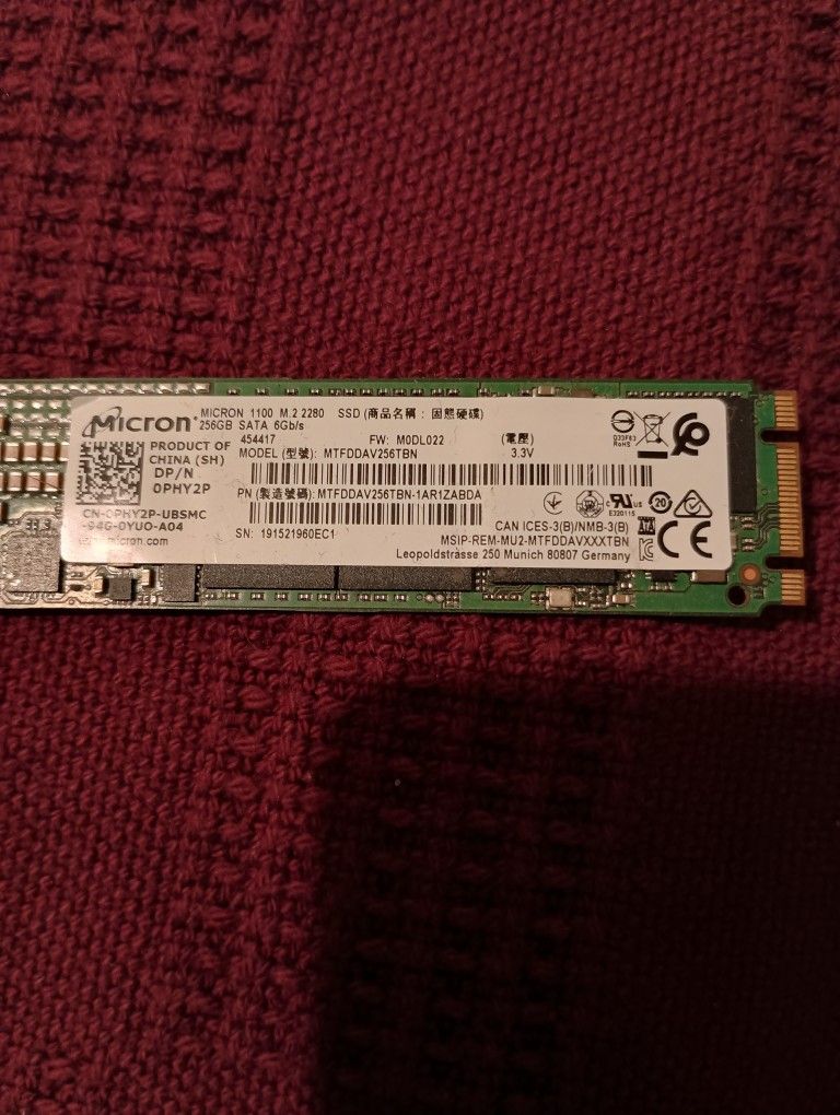 Micron 256GB M.2 2280 NGFF SSD (Solid State Drive) 3D NARD TLC SATA III (MTFDDAV256TBN) 