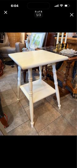 Solid wood pottery barn side table 15 by 15 25 tall