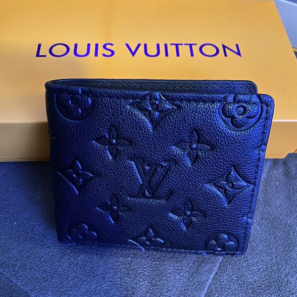 Louis Vuitton Louis Vuitton Black Monogram Leather for Sale in Dallas, TX -  OfferUp