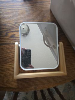 Free mirror